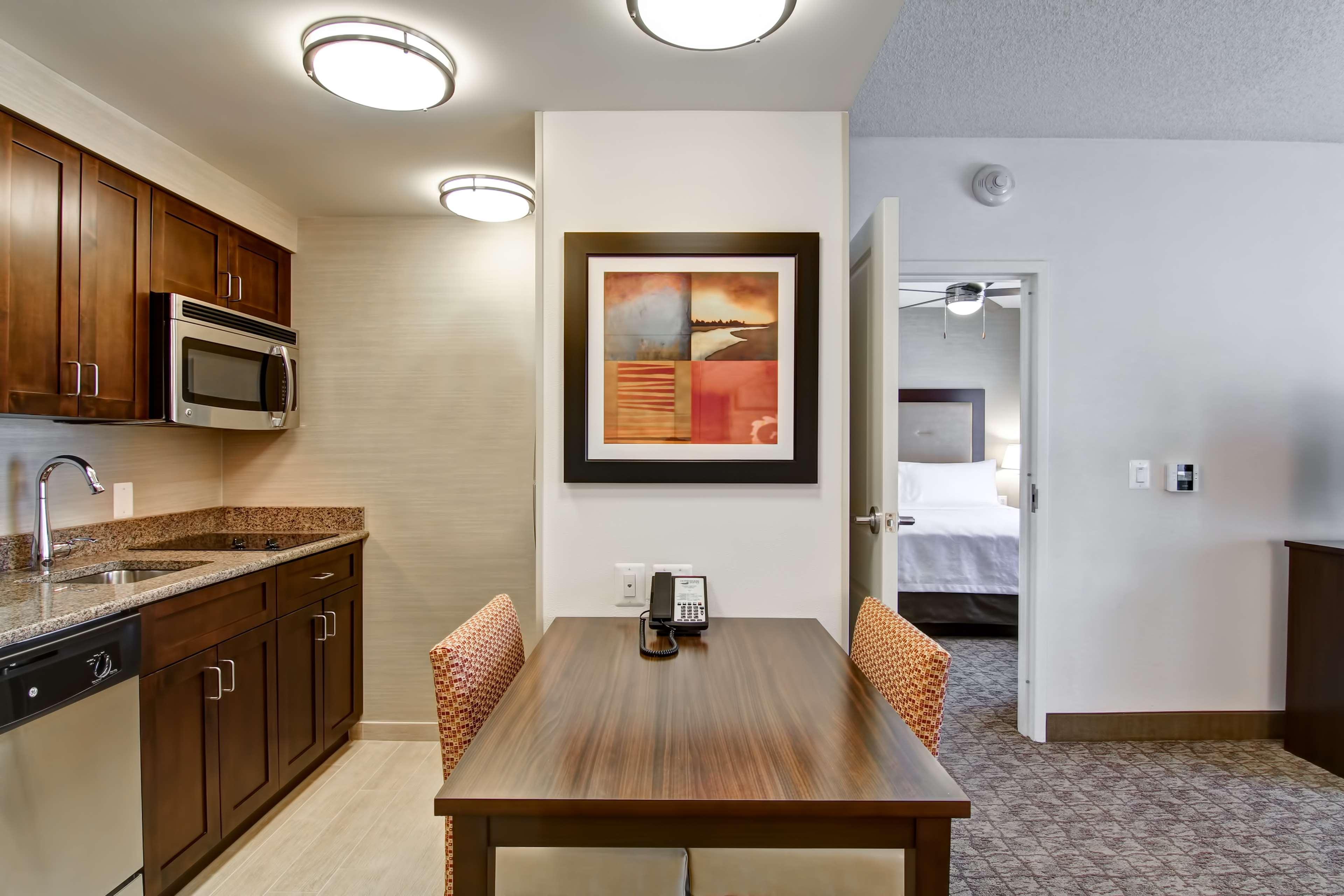 Homewood Suites By Hilton Woodbridge Exterior photo
